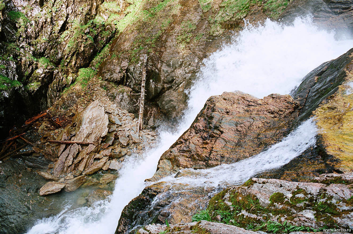 687  водопад Шалтан