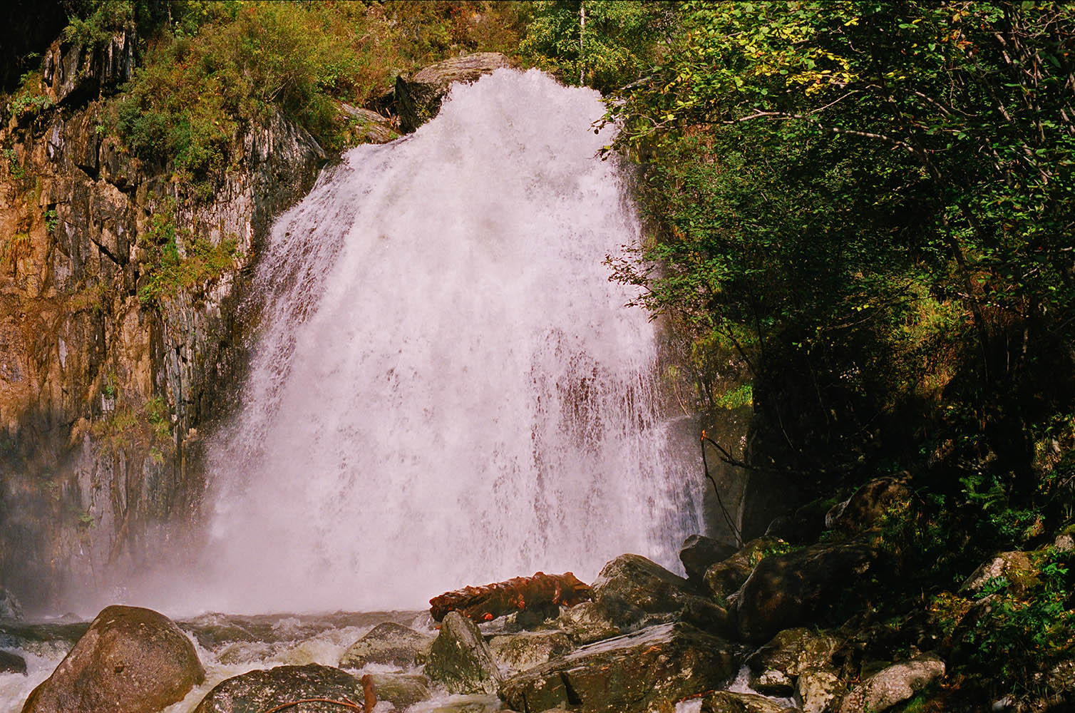 706  водопад Корбу